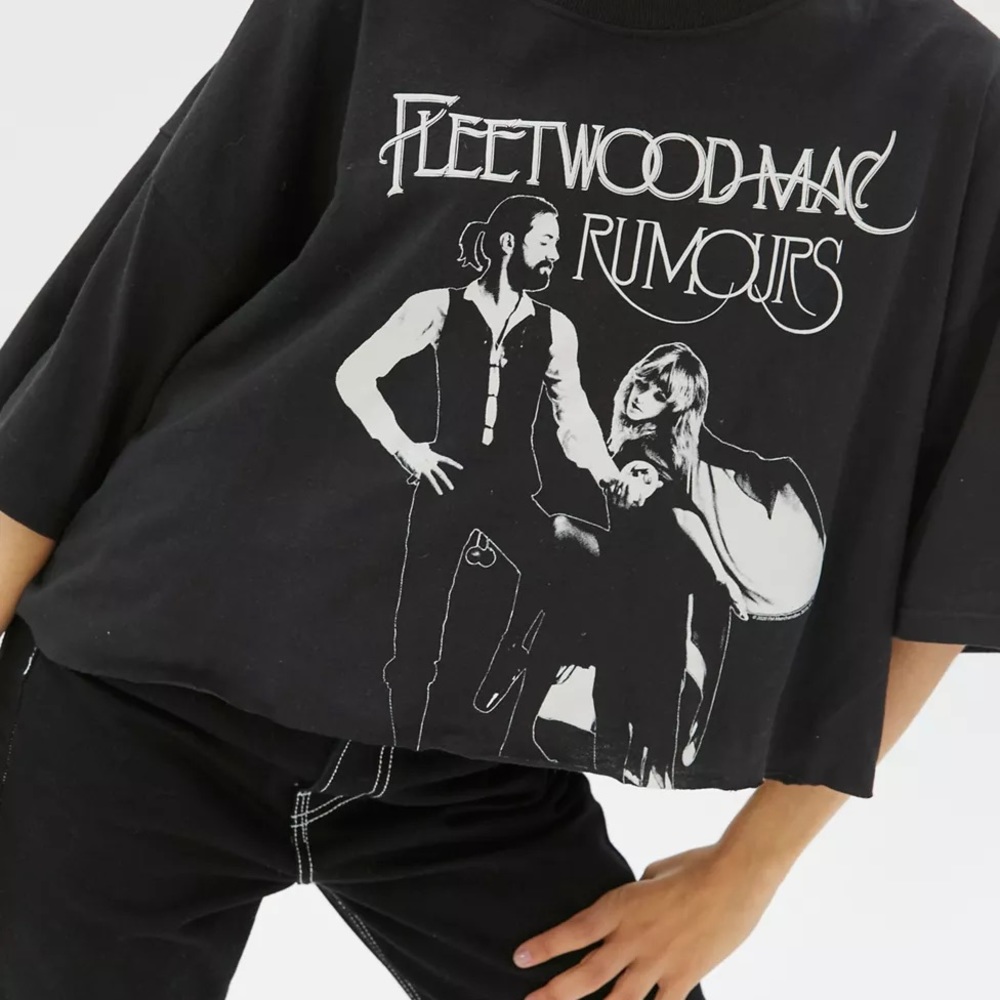 - FleetWood Mac Rumours Cropped Tee Sz L/XL